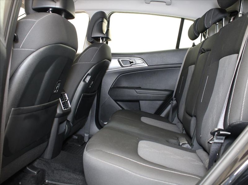 Kia Sportage 1,6 T-GDi 117kW 4x4 1.maj.ČR - fotka 7 z 24