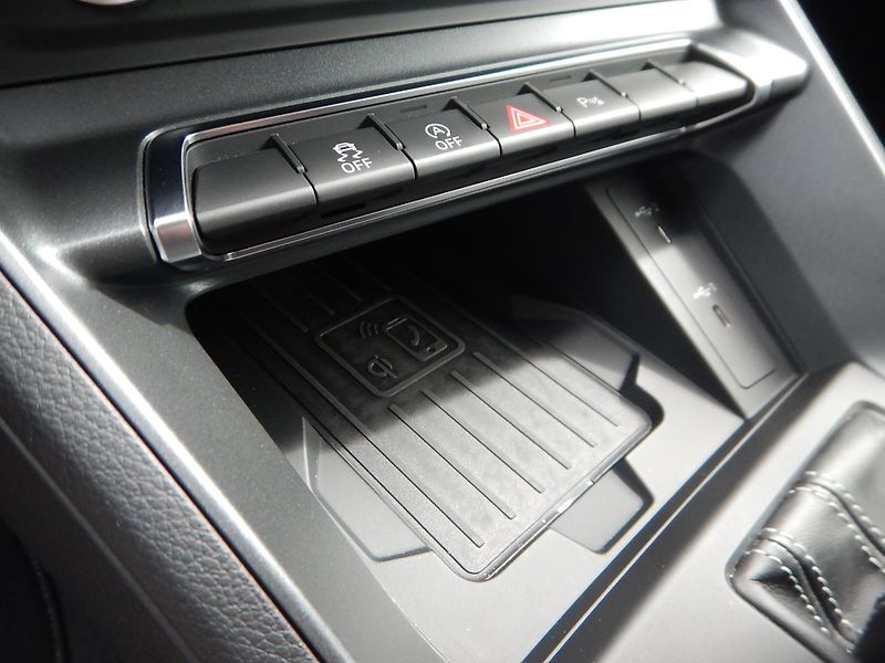 Audi Q3 S-LINE 1.5 TFSI, ČR, DSG - fotka 23 z 31