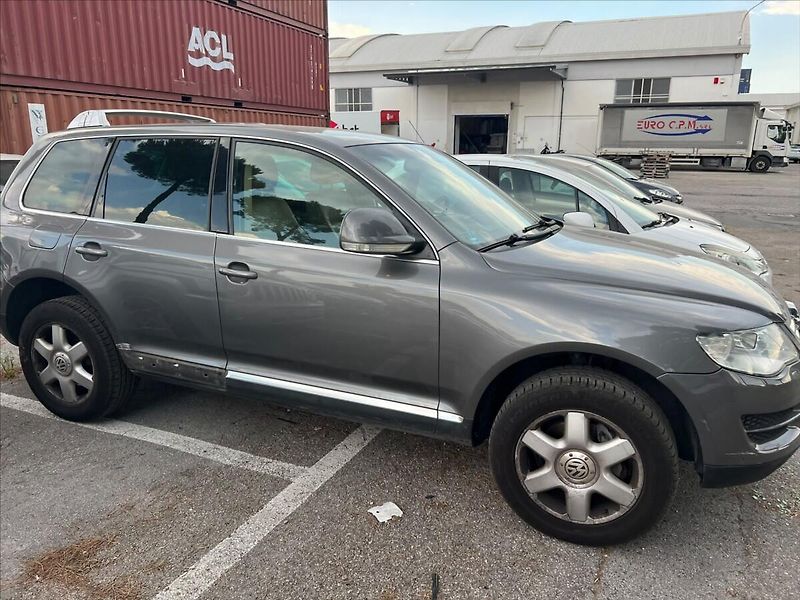 Volkswagen Touareg 3,0 TDi 165kw Tiptronic bez ko - fotka 4 z 10