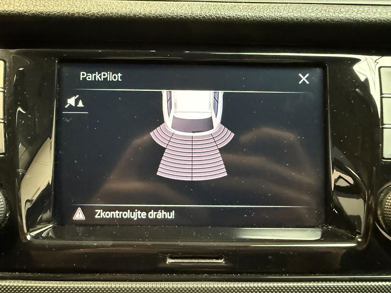 Škoda Fabia 1.0 TSI 70kW Ambition Combi To - fotka 8 z 13