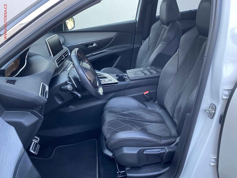 Peugeot 5008 (2018) 2.0 HDI 7míst, 1.maj,ČR - fotka 9 z 17