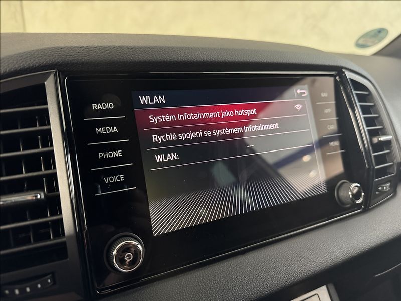 Škoda Karoq 2,0 TDi  Sportline LED Virtual - fotka 41 z 47