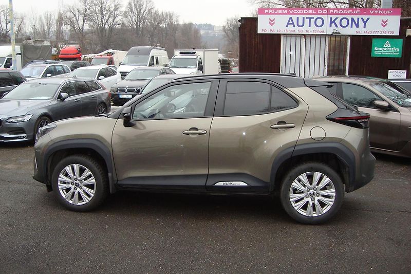 Toyota Yaris Cross (2024) 1.5 Hybrid,ČR,1.Maj.Exetucive - fotka 4 z 83