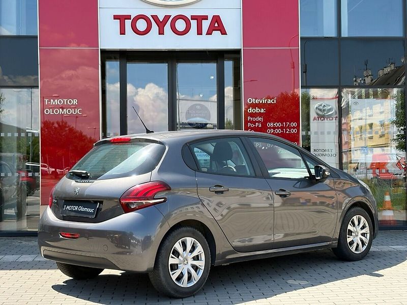 Peugeot 208 1.2 PureTech Allure - fotka 3 z 14