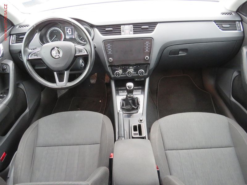 Škoda Octavia (2017) 1.0 TSi, ČR, Style, xenon - fotka 8 z 33
