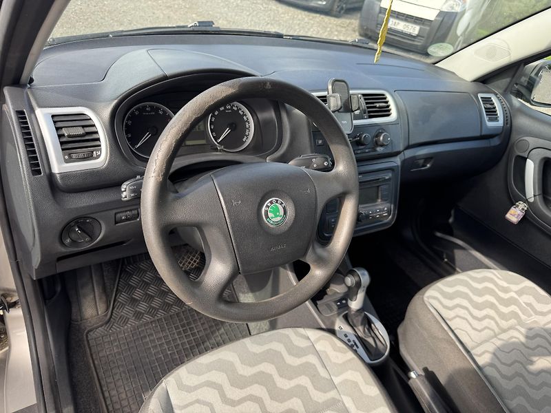 Škoda Fabia 1.6,77kw,AUTOMAT,klima - fotka 25 z 33