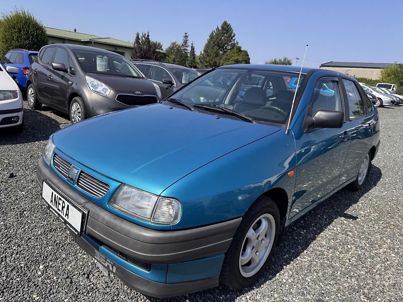 Seat Cordoba 1.4i, 182 tis km,1.Majitel,ČR - fotka 3 z 19
