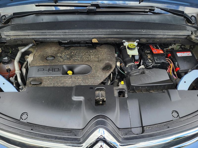 Citroën Grand C4 Picasso 2.0 eHDi autom EXCLUSIVE 7míst - fotka 35 z 48