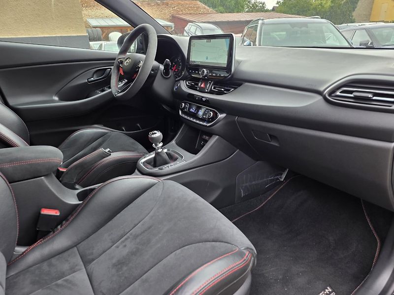 Hyundai i30 2.0-N-206kw-LIMIT EDICE 25ks - fotka 30 z 40