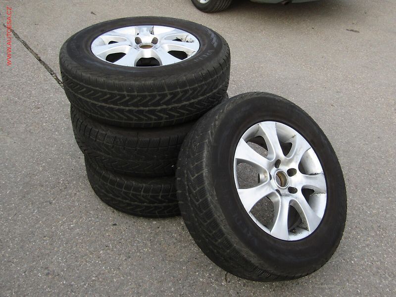 Hyundai ix35 (2015) 2.0 CRDi 4X4, Style, AT - fotka 19 z 19