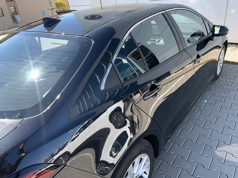 Toyota Corolla COMFORT TECH 1,8 HEV 103kW CVT - fotka 20 z 24