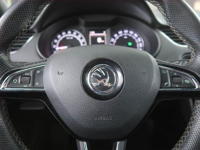 Škoda Octavia (2015) RS 2.0 TDI, Automat, Navi - fotka 16 z 23