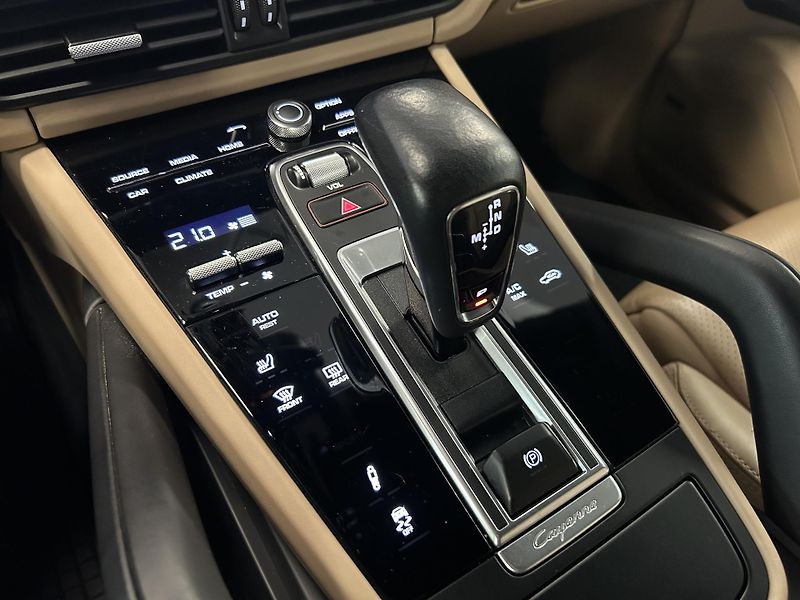 Porsche Cayenne (2023) 4.0 GTS VZDUCH SPORT CHRONO - fotka 9 z 32