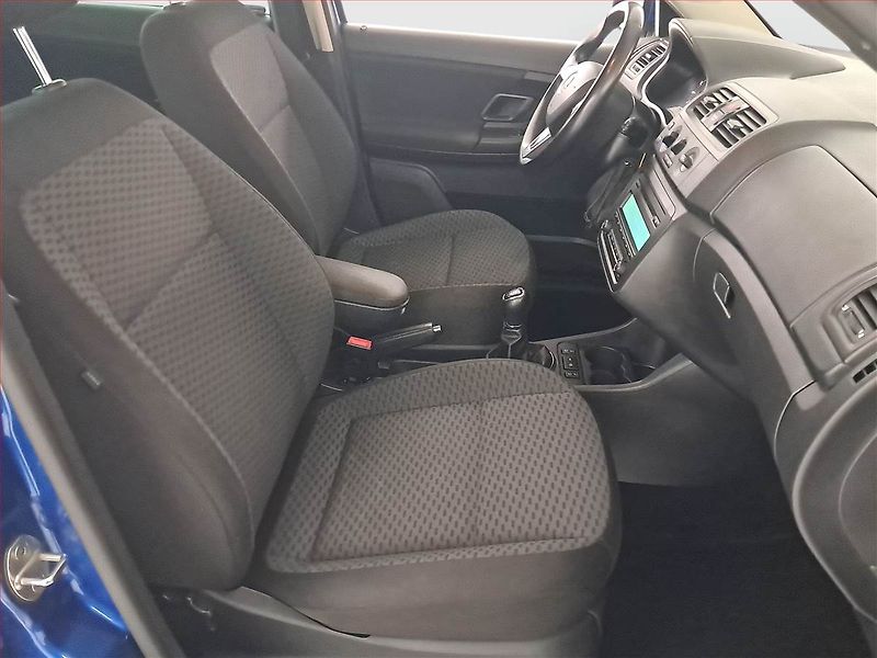 Škoda Fabia (2014) 1.2 TSI, Serv.kniha, Tempomat - fotka 9 z 18
