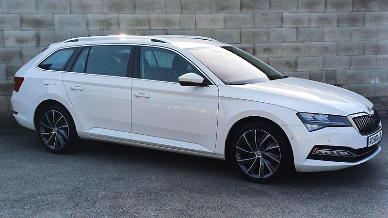Škoda Superb Superb combi-1.maj-ČR-NEHAV-TZ - fotka 3 z 50