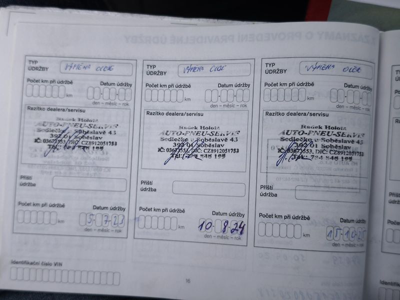 Nissan Juke ČR 1.MAJ 1.6 SCe REZERVACE  - fotka 33 z 35