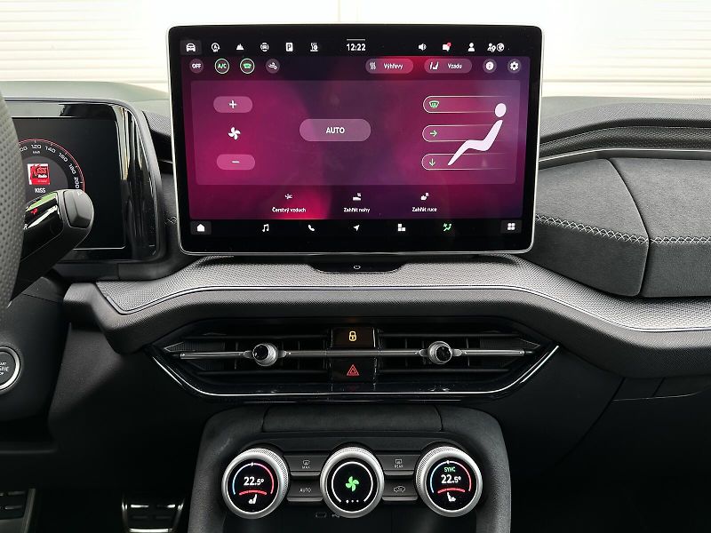 Škoda Kodiaq 2.0TDi 4x4 DSG 193PS Sportline - fotka 26 z 53
