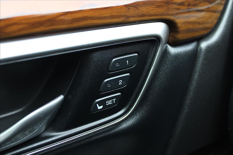 Honda CR-V 2,0 i  1MAJ,EXECUTIVE,4X4,DPH - fotka 12 z 49