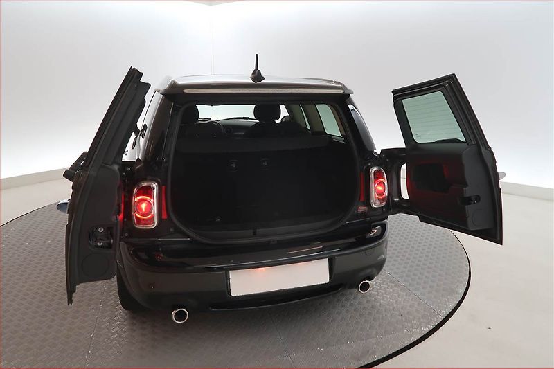 Mini Clubman (2013) Cooper SD, Automat, Navi - fotka 20 z 20