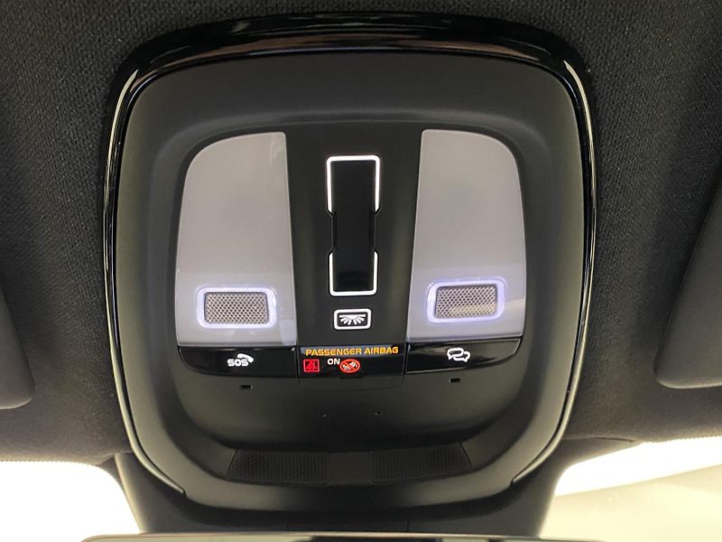 Volvo XC40 (2026) B4 AUT DARK PLUS - fotka 36 z 54