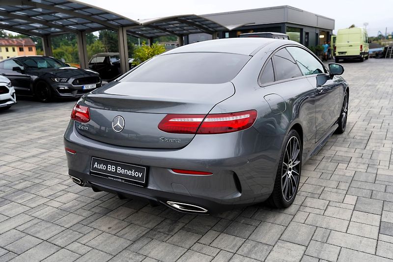 Mercedes-Benz Třídy E E 450 AMG 4Matic+, 370PS - fotka 6 z 43