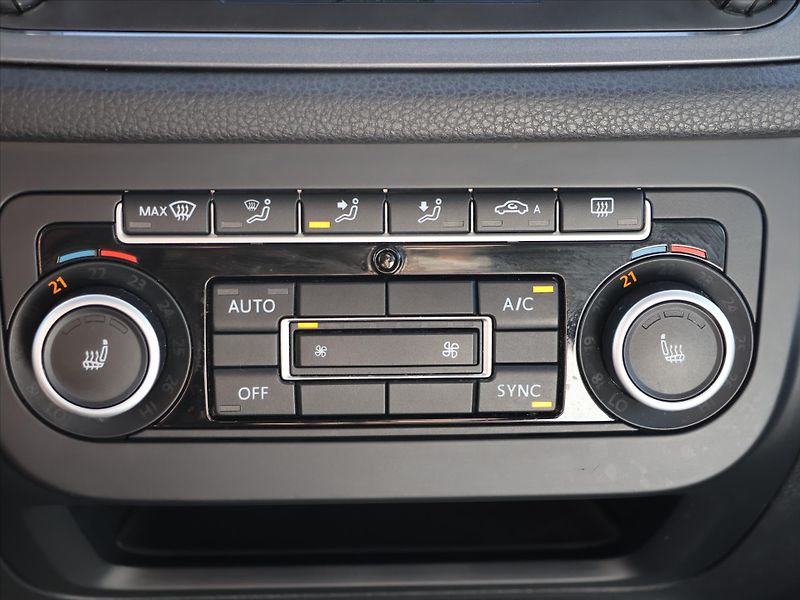 Volkswagen Tiguan 2,0 TSI DSG 4x4 Sport&Style - fotka 20 z 30