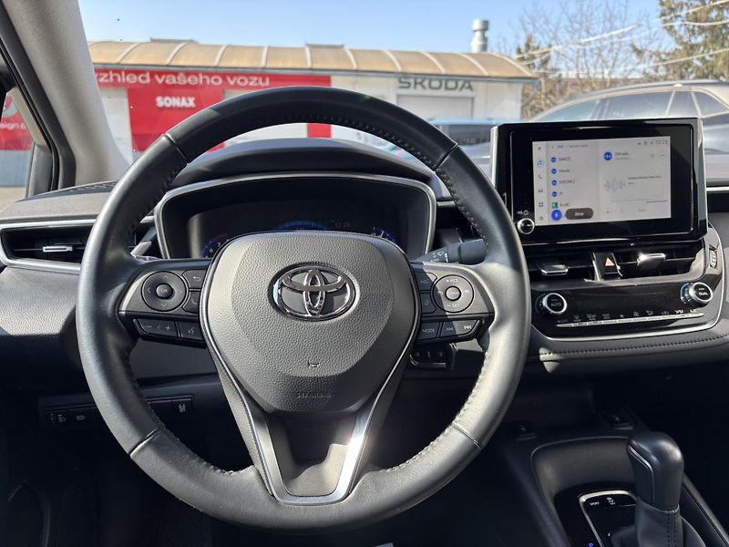 Toyota Corolla (2023) Sedan Comfort 1.5 (92 kW) AUT - fotka 11 z 19