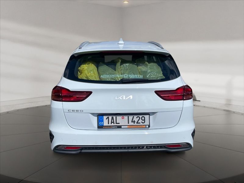 Kia Ceed 1,5 T-GDI 103 Spin - fotka 5 z 11
