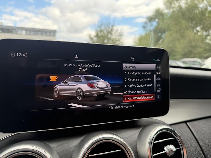 Mercedes-Benz Třídy C (2019) C 300d 4Matic AMG Line - fotka 28 z 32