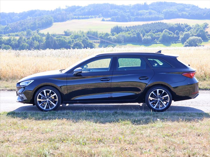 Seat Leon 2,0 TDI 110kW DSG FR CZ DPH - fotka 4 z 29