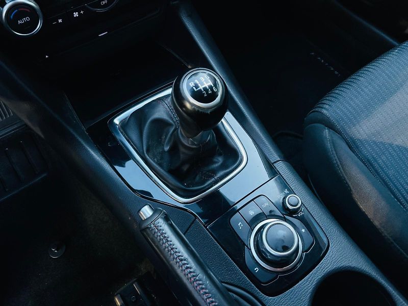 Mazda 3 2.0i MANUÁL LED KAMERA VÝHŘEV - fotka 37 z 48