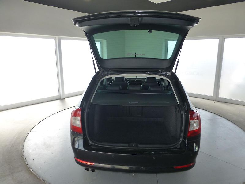 Škoda Octavia (2011) 2,0TDI*VYHŘ.SED**4X4**NAV**L&K - fotka 27 z 28