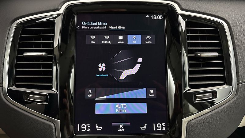 Volvo XC90 2.0 B5 AUT AWD Inscription - fotka 29 z 33