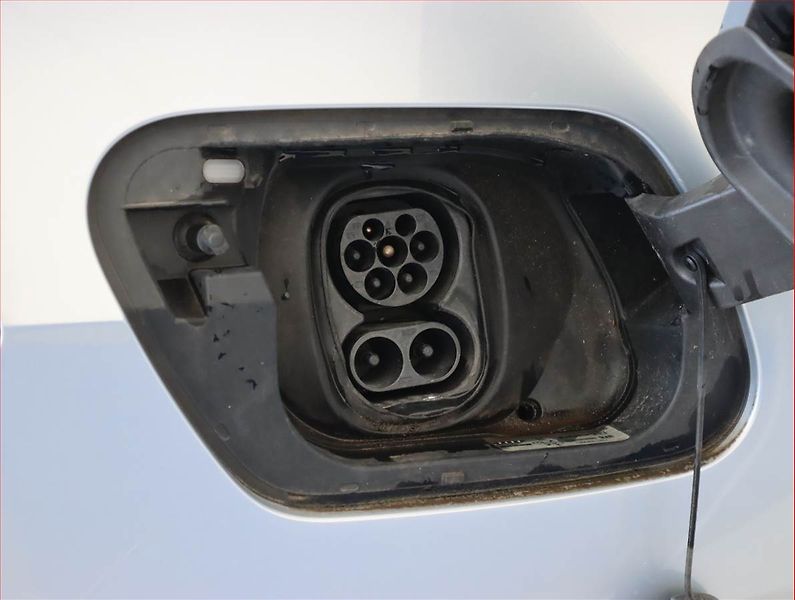 Volkswagen ID.3 (2020) Life 1st (62 kWh), SoH 90% - fotka 21 z 22