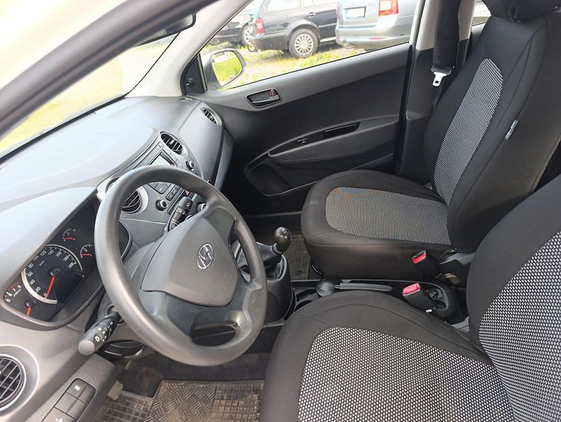 Hyundai i10 (2019) 1.0 Family club - fotka 20 z 23