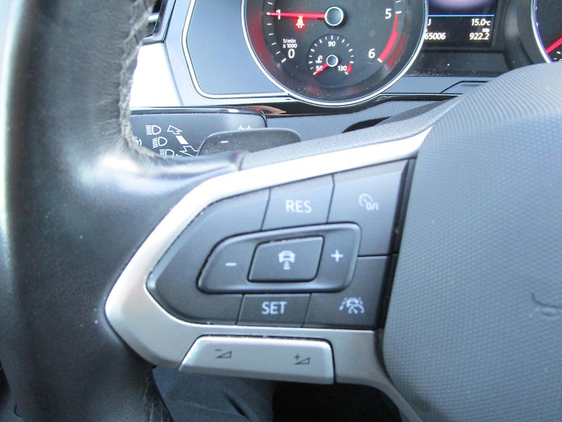 Volkswagen Passat Business Premium 2.0 TDI 110 k - fotka 12 z 21