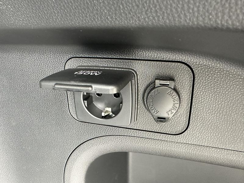 Toyota RAV4 (2025) 2.5 PHEV - SELECTION - fotka 18 z 25