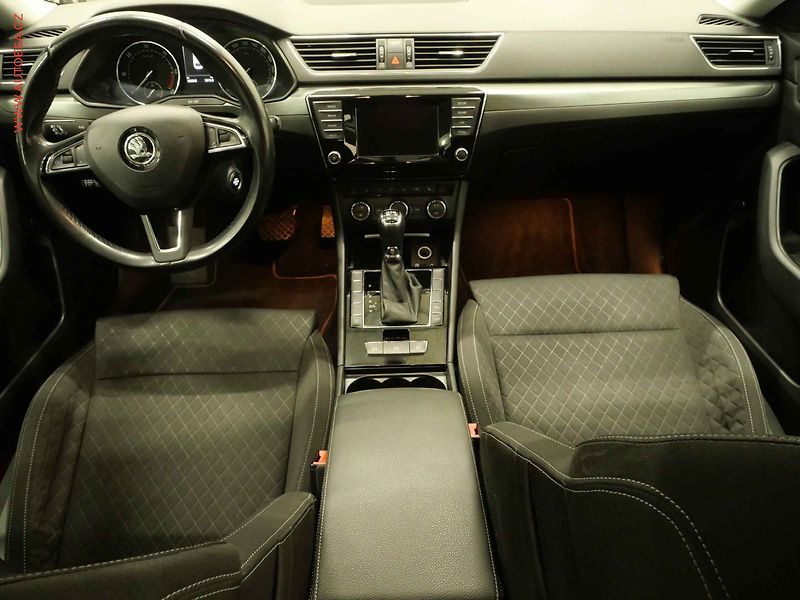 Škoda Octavia (2014) 2.0TDI, ČR, Elegance, bixen - fotka 8 z 20
