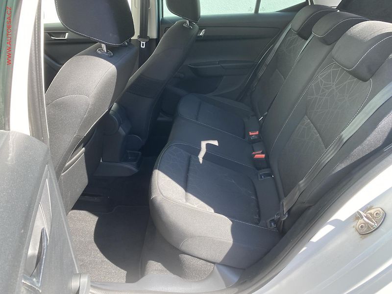 Škoda Fabia (2018) 1.0 TSi, Clever, kamera - fotka 11 z 18