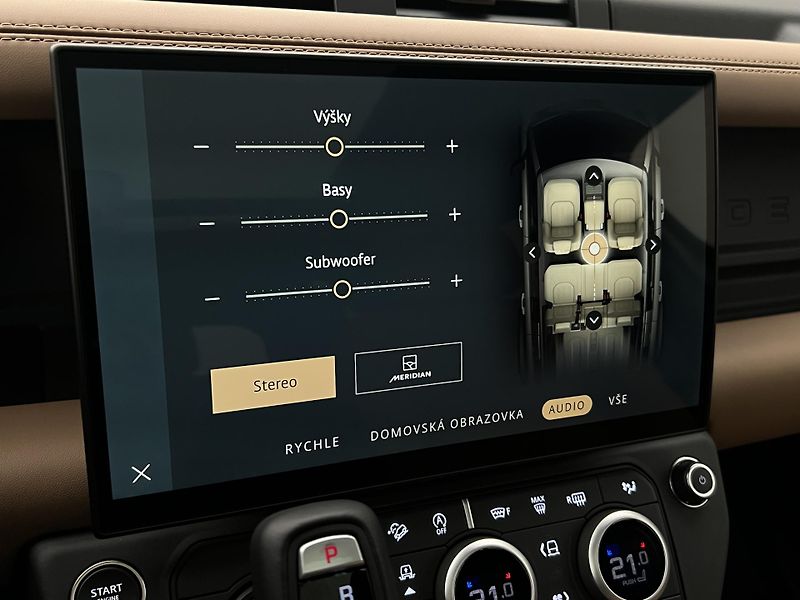 Land Rover Defender 110 D350 X-DYNAMIC REZERVACE - fotka 40 z 51