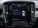 Volvo XC40 B4 FWD // ULTRA // REZERVACE - náhled 41