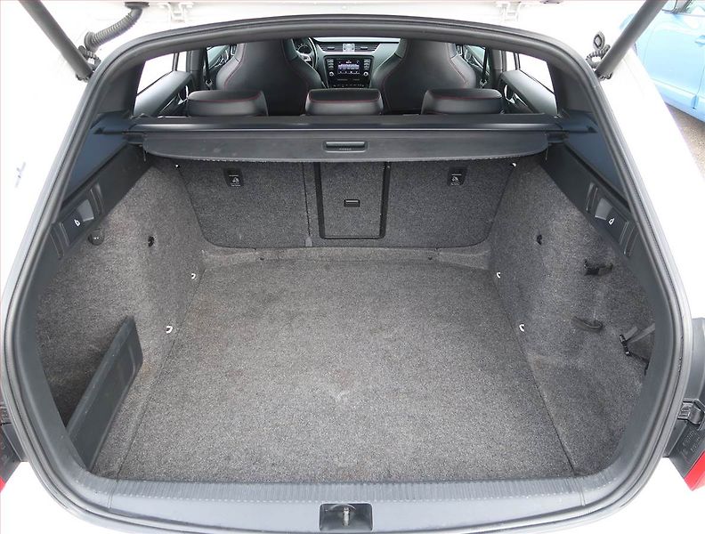 Škoda Octavia (2013) RS 2.0 TDI, Serv.kniha, Xenony - fotka 13 z 18