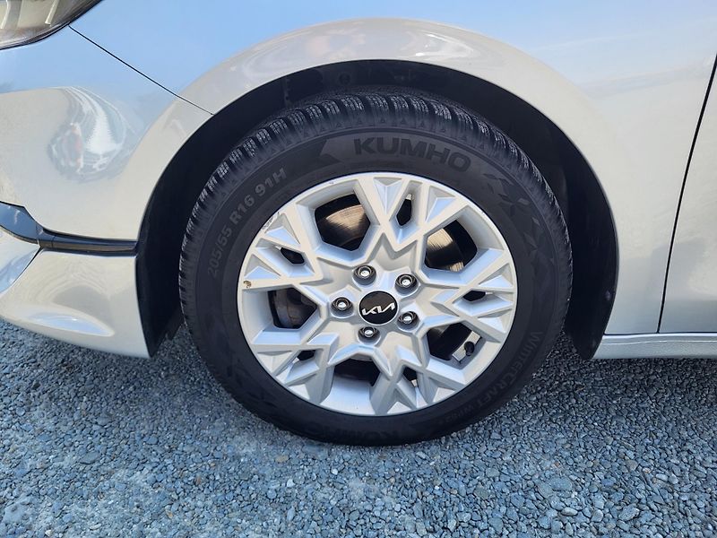 Kia Ceed 1.5 T-GDI 118kW Top SW *ČR - fotka 38 z 49