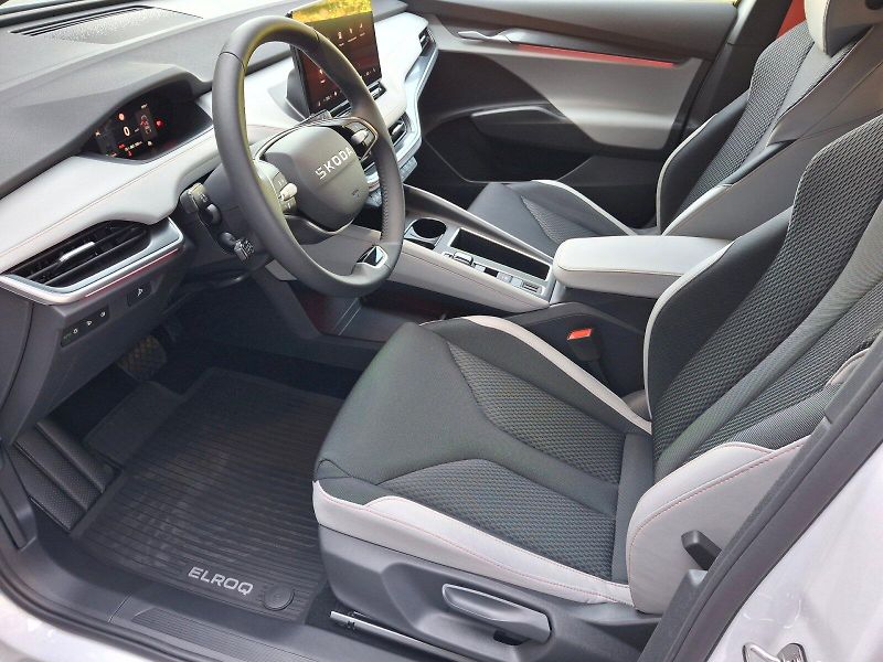 Škoda Elroq (2025) Premium Lodge 50 125kW - fotka 6 z 35