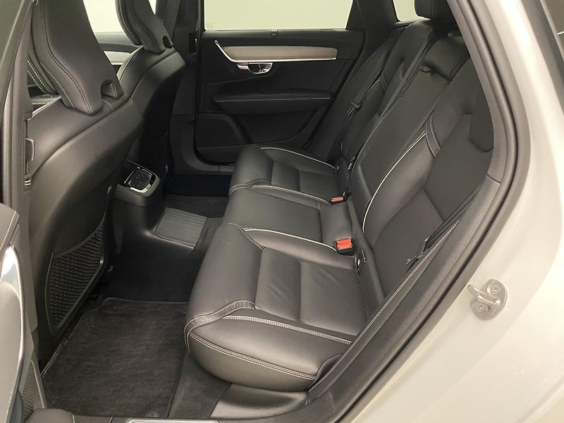 Volvo V90 T8 AWD RECHARGE DARK ULTRA - fotka 5 z 65