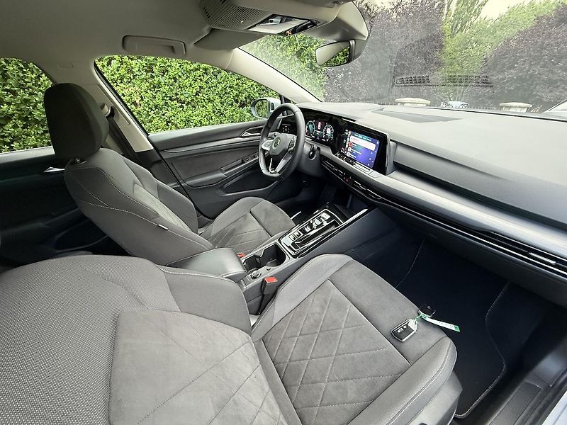 Volkswagen Golf (2022) 2,0TDi 110kW STYLE Masáž,ACC - fotka 4 z 18