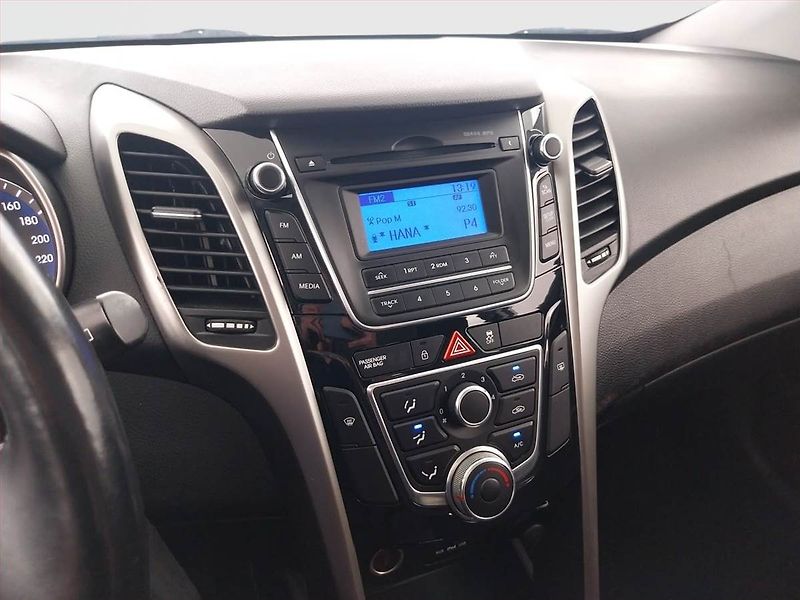 Hyundai i30 (2013) 1.6 MPI, ČR,1.maj, Serv.kniha - fotka 12 z 18