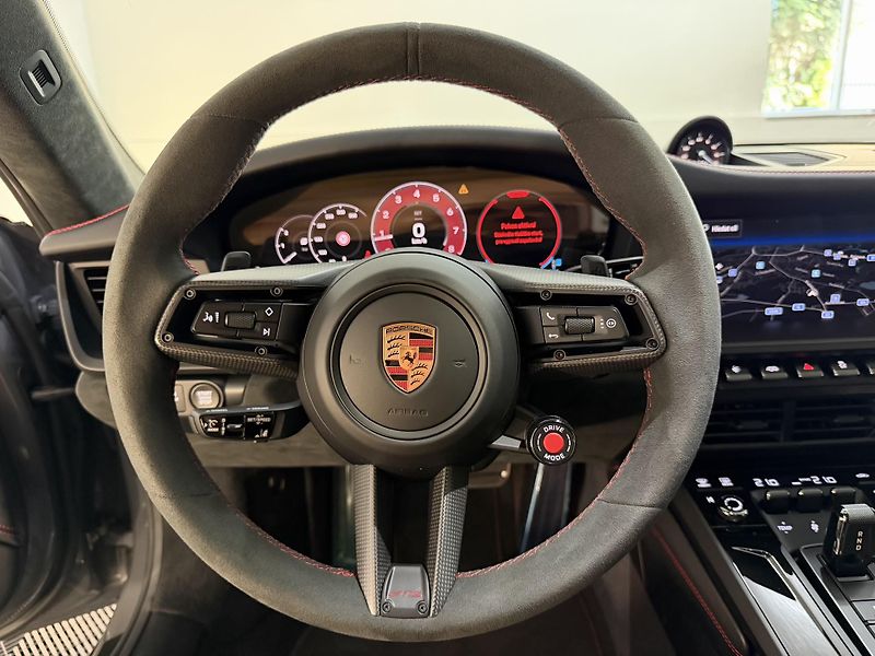 Porsche 911 Carrera 4 GTS PDK TOP  - fotka 27 z 48