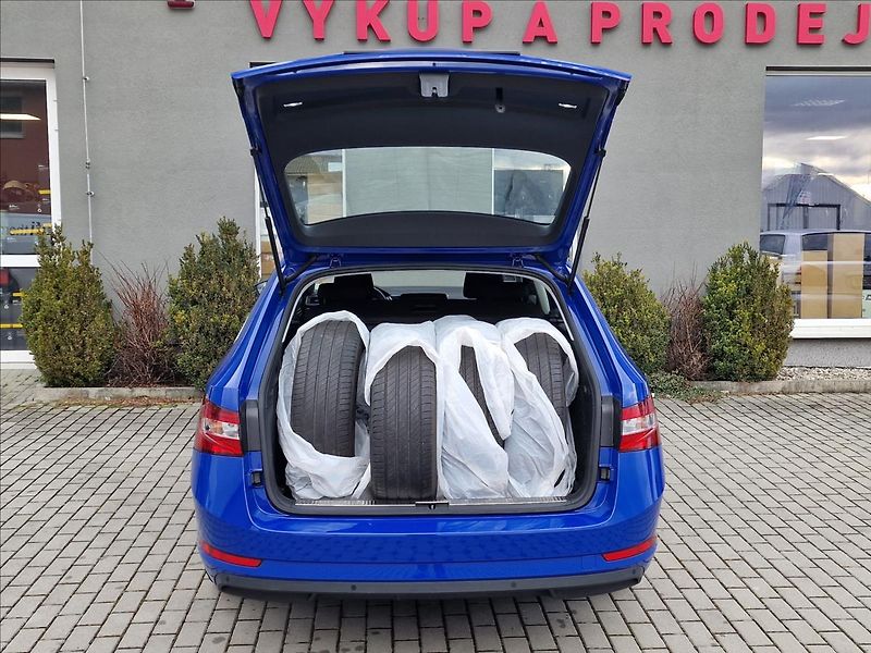 Škoda Superb 1.5 TSI 110kW DSG Style,1.Maj - fotka 40 z 50