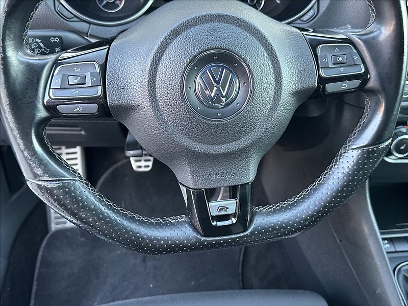 Volkswagen Golf 2,0 TSI 271PS  R M/T 4x4 - fotka 30 z 48